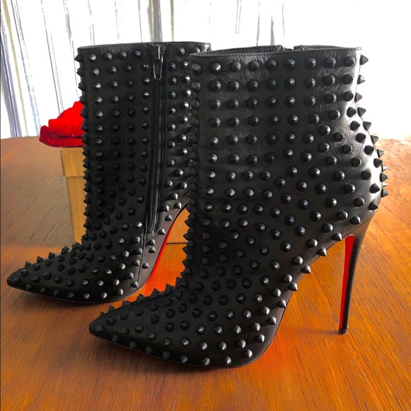 christian louboutin snakilta